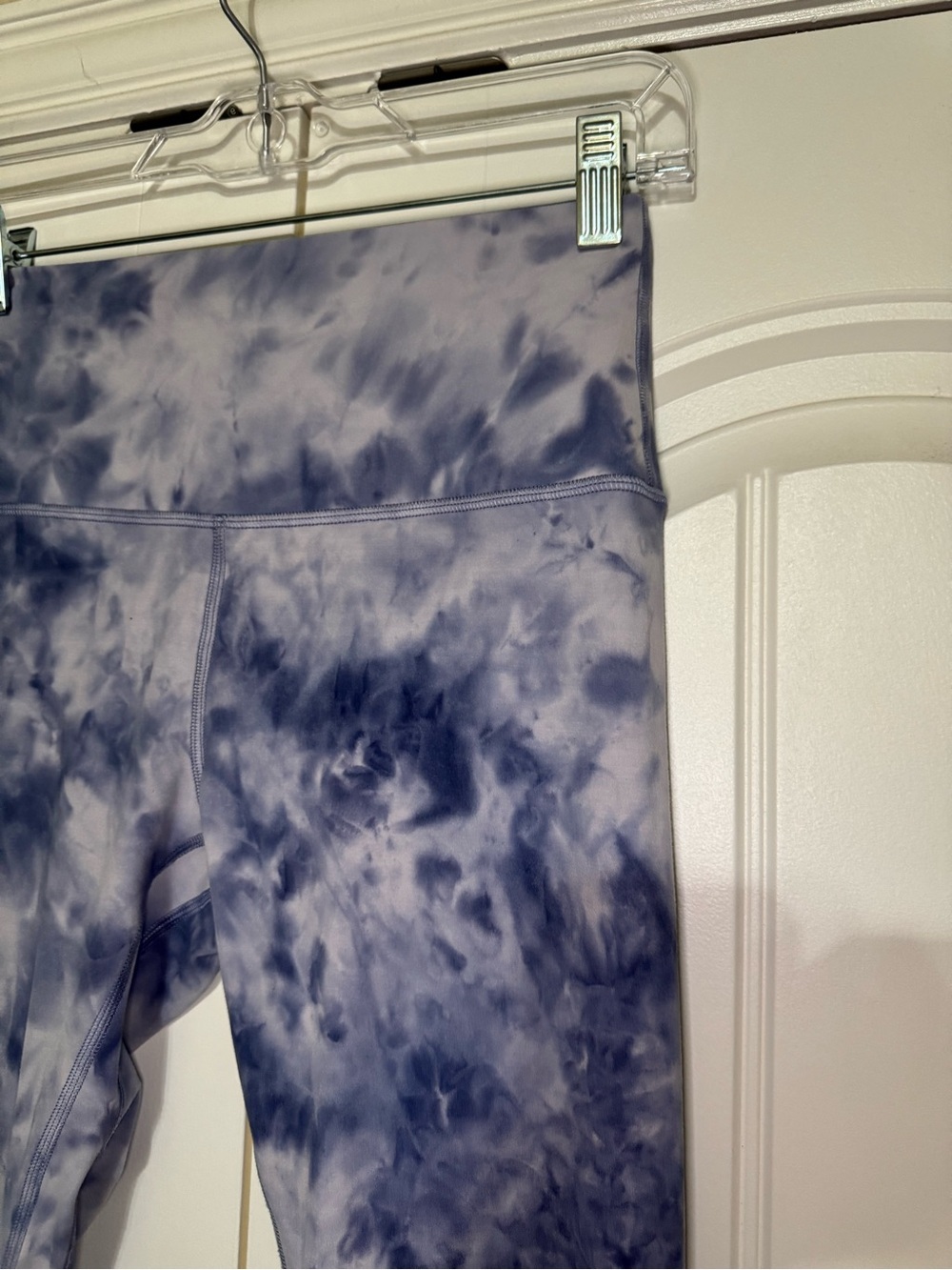 Lululemon Align Crop 21" in Diamond Dye
Diamond Dye Iced Iris Peri Purple Size 6 - Picture 3 of 12
